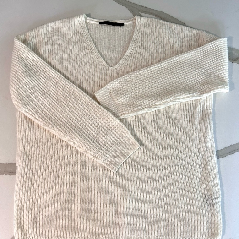 Jenni Kayne, Women’s WhiteV-Neck Sweater